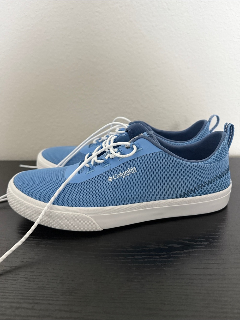 Columbia Men's Light Blue Mesh Lace-Up Sneakers